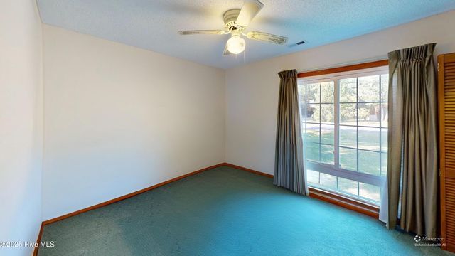 708 Mistique Court, New Bern, NC 28560