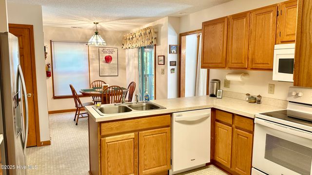 708 Mistique Court, New Bern, NC 28560