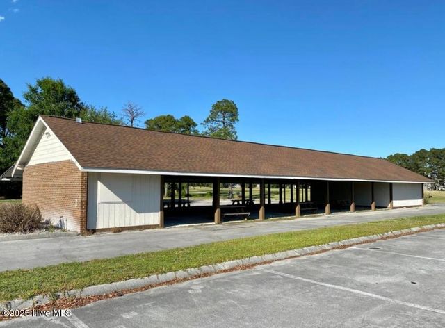 708 Mistique Court, New Bern, NC 28560