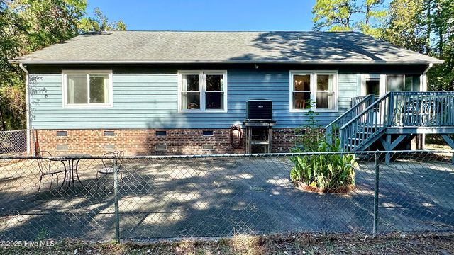 708 Mistique Court, New Bern, NC 28560