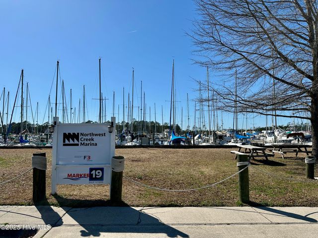 708 Mistique Court, New Bern, NC 28560