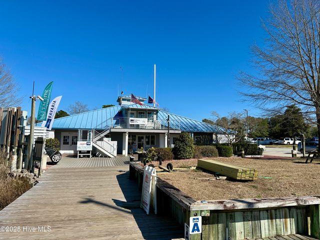708 Mistique Court, New Bern, NC 28560
