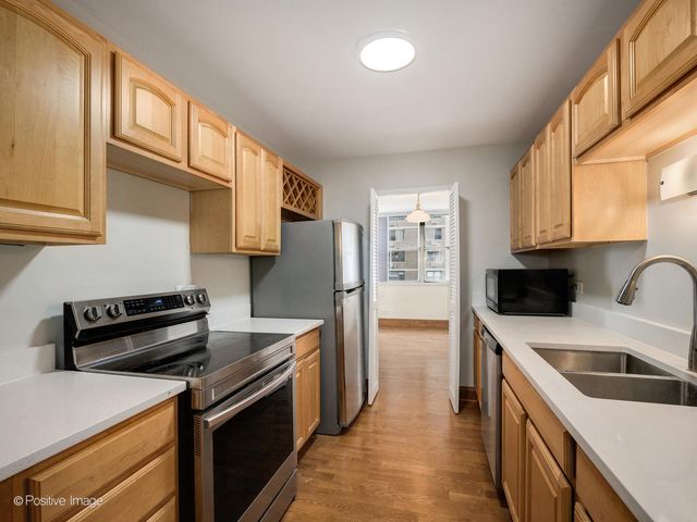 6301 N Sheridan Road 14-O, Chicago, IL 60660