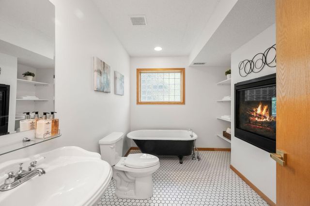 2015 Upton Avenue S, Minneapolis, MN 55405