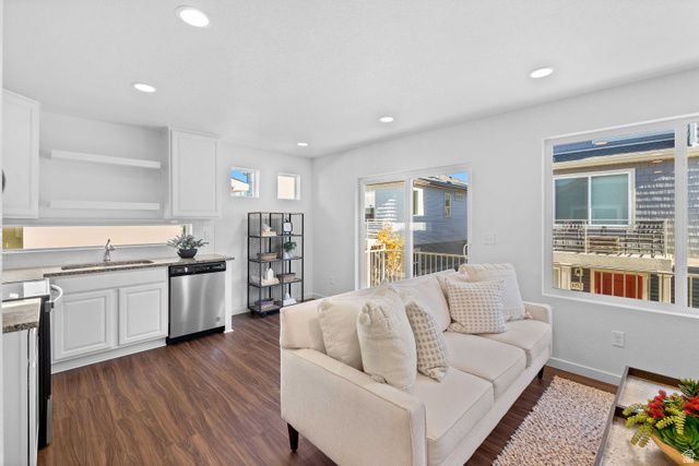 55 N JORDON RIVER WAY, Saratoga Springs, UT 84045