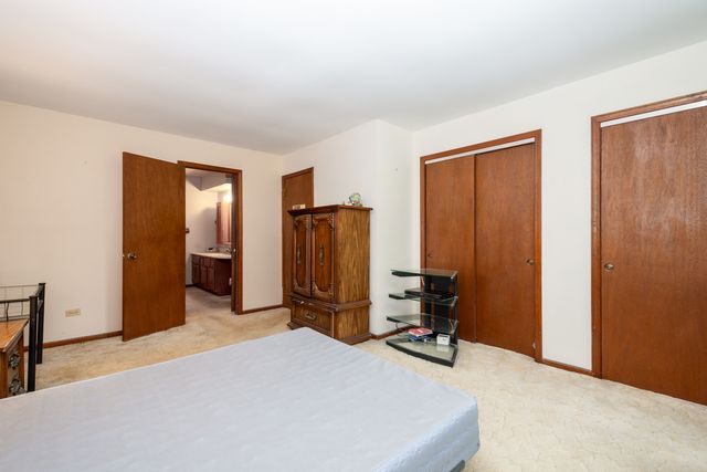 40581 N Sunset Drive, Antioch, IL 60002