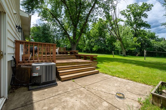 40581 N Sunset Drive, Antioch, IL 60002