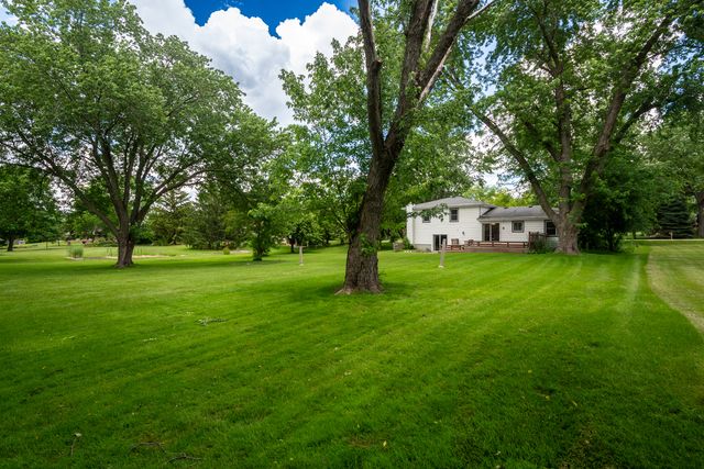 40581 N Sunset Drive, Antioch, IL 60002