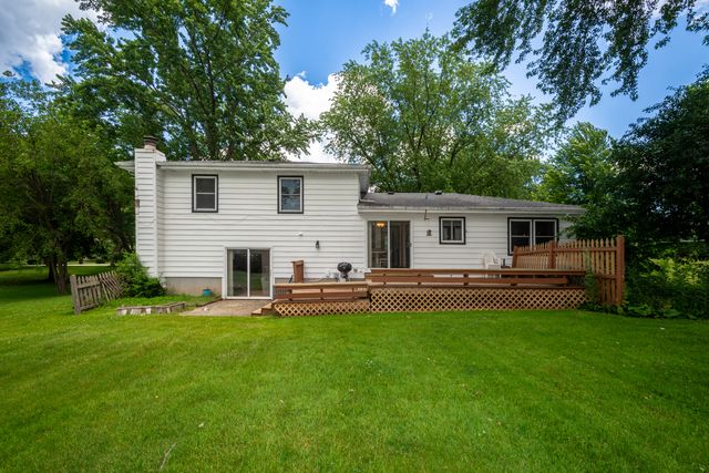 40581 N Sunset Drive, Antioch, IL 60002