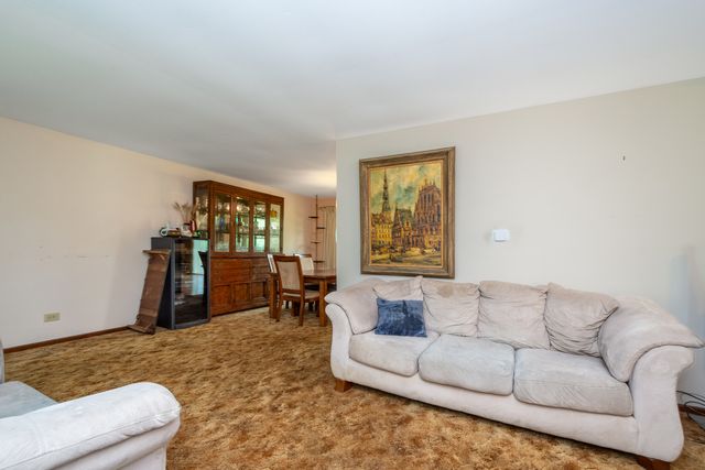 40581 N Sunset Drive, Antioch, IL 60002