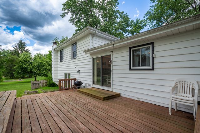 40581 N Sunset Drive, Antioch, IL 60002