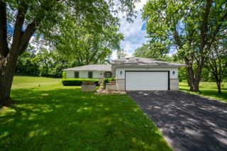 40581 N Sunset Drive, Antioch, IL 60002