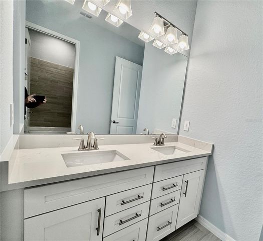 19227 SCALLOP LOOP, Lakewood Ranch, FL 34211