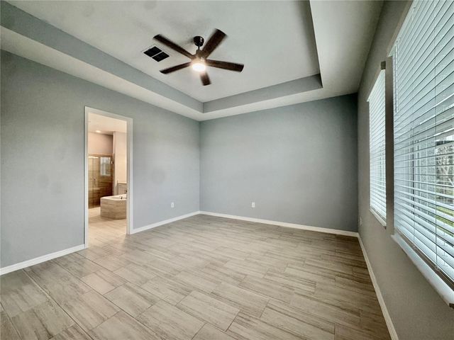 19227 SCALLOP LOOP, Lakewood Ranch, FL 34211