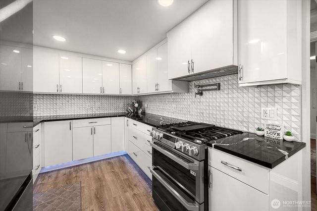 5333 Bercot Road, Freeland, WA 98249