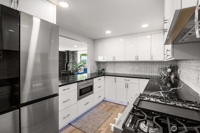 5333 Bercot Road, Freeland, WA 98249