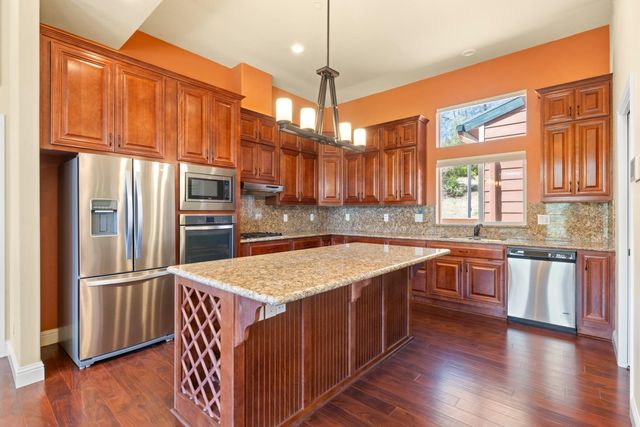 12455 Hallwood Pl, Grass Valley, CA 95949