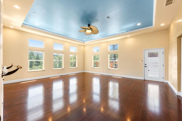 12455 Hallwood Pl, Grass Valley, CA 95949