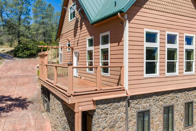 12455 Hallwood Pl, Grass Valley, CA 95949