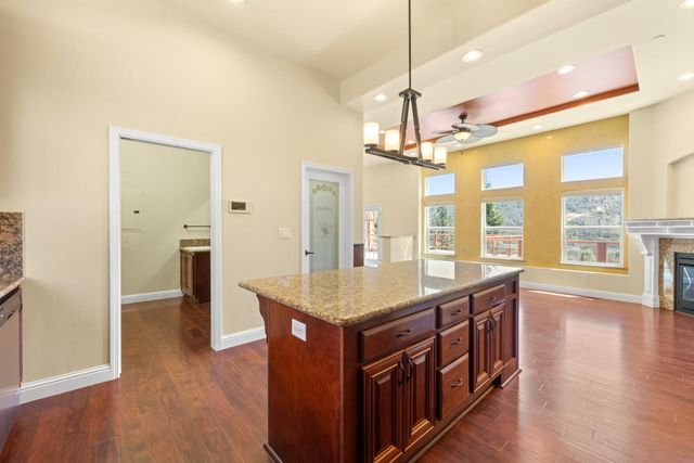 12455 Hallwood Pl, Grass Valley, CA 95949