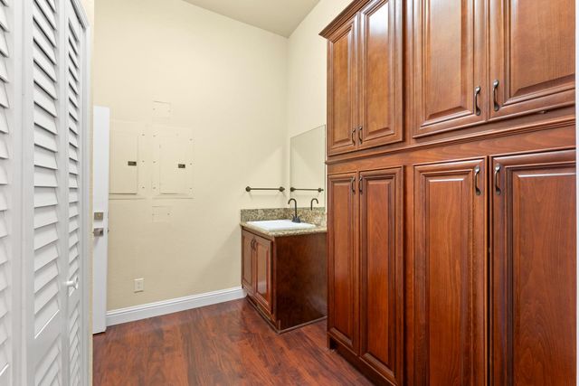 12455 Hallwood Pl, Grass Valley, CA 95949
