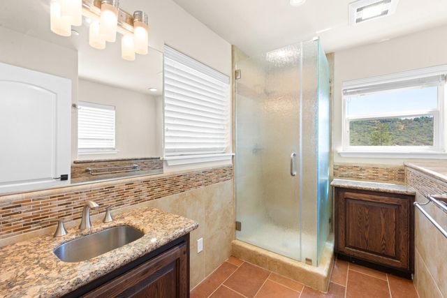12455 Hallwood Pl, Grass Valley, CA 95949