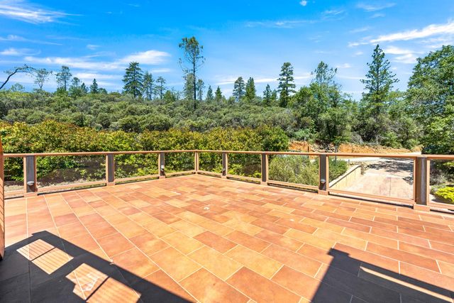 12455 Hallwood Pl, Grass Valley, CA 95949