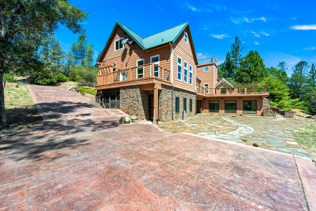 12455 Hallwood Pl, Grass Valley, CA 95949