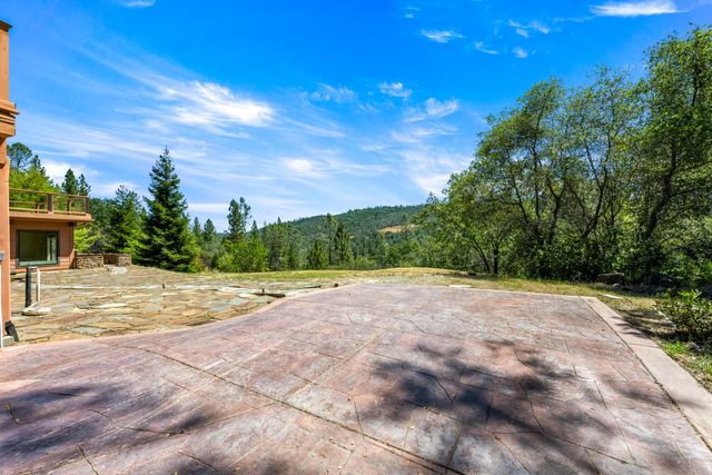 12455 Hallwood Pl, Grass Valley, CA 95949