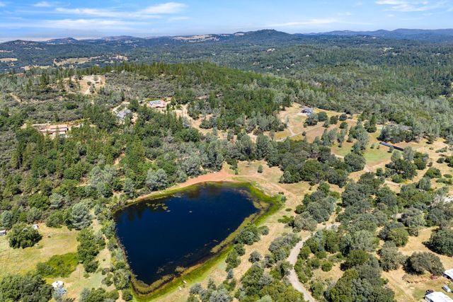 12455 Hallwood Pl, Grass Valley, CA 95949
