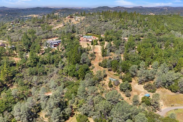 12455 Hallwood Pl, Grass Valley, CA 95949