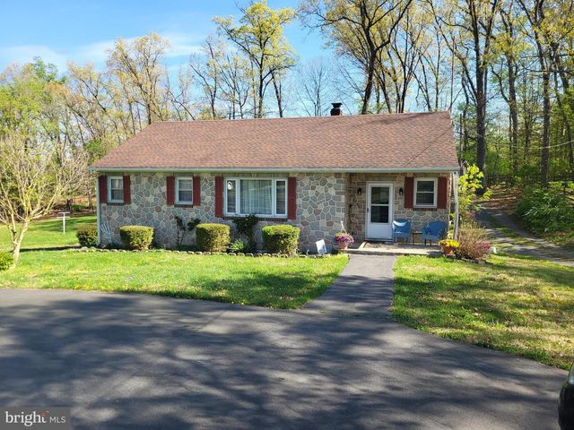 1859-1861 LEAFMORE RD, Chambersburg, PA 17202