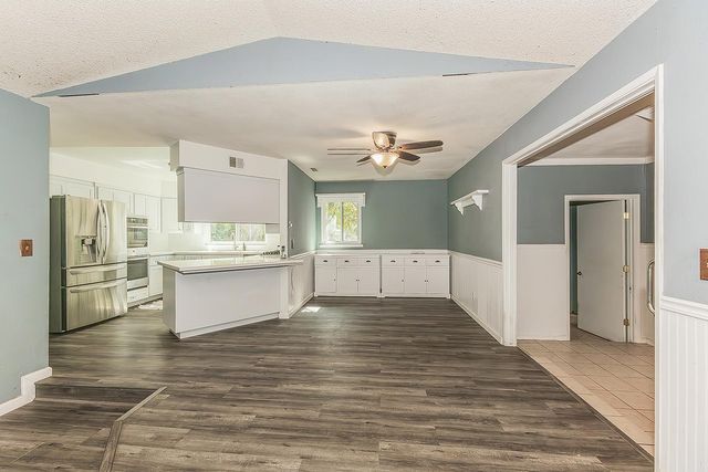 1895 Dennis Avenue, Clovis, CA 93611