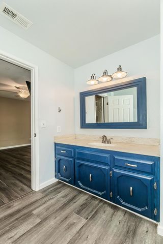 1895 Dennis Avenue, Clovis, CA 93611