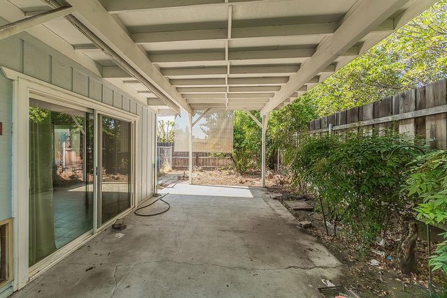 1895 Dennis Avenue, Clovis, CA 93611