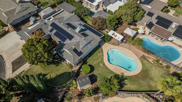 1895 Dennis Avenue, Clovis, CA 93611