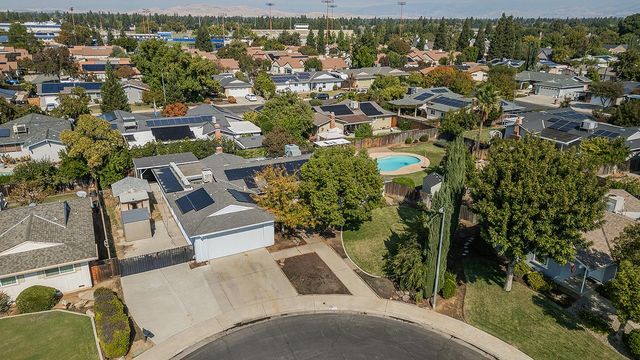 1895 Dennis Avenue, Clovis, CA 93611