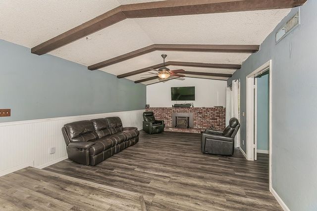 1895 Dennis Avenue, Clovis, CA 93611