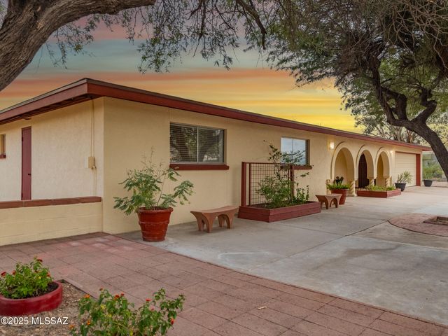6021 S Arrowhead Lane, Tucson, AZ 85746