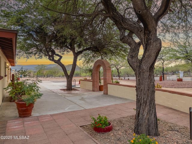 6021 S Arrowhead Lane, Tucson, AZ 85746