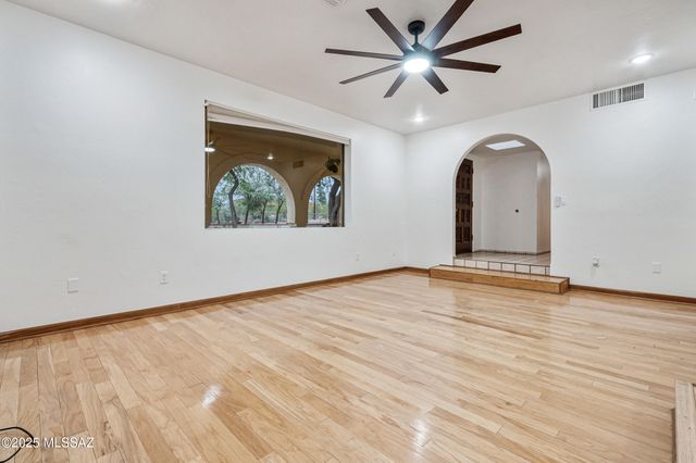 6021 S Arrowhead Lane, Tucson, AZ 85746