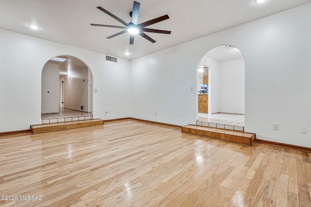 6021 S Arrowhead Lane, Tucson, AZ 85746