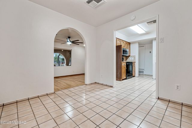 6021 S Arrowhead Lane, Tucson, AZ 85746