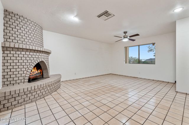 6021 S Arrowhead Lane, Tucson, AZ 85746