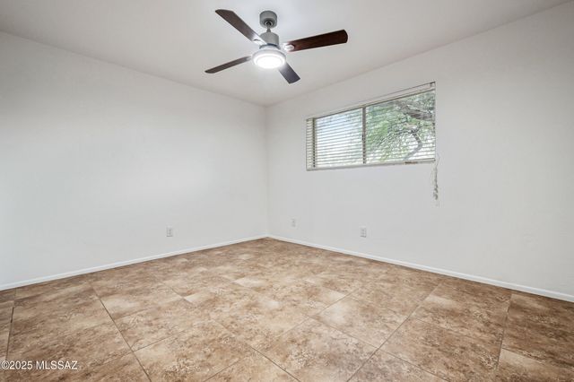 6021 S Arrowhead Lane, Tucson, AZ 85746