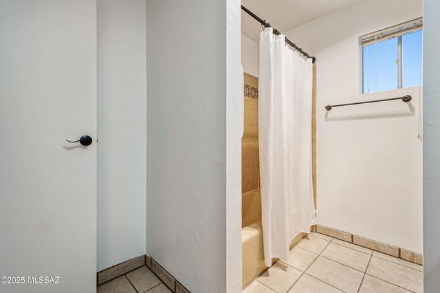 6021 S Arrowhead Lane, Tucson, AZ 85746