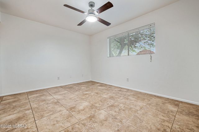 6021 S Arrowhead Lane, Tucson, AZ 85746