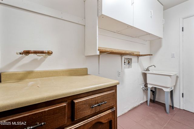 6021 S Arrowhead Lane, Tucson, AZ 85746