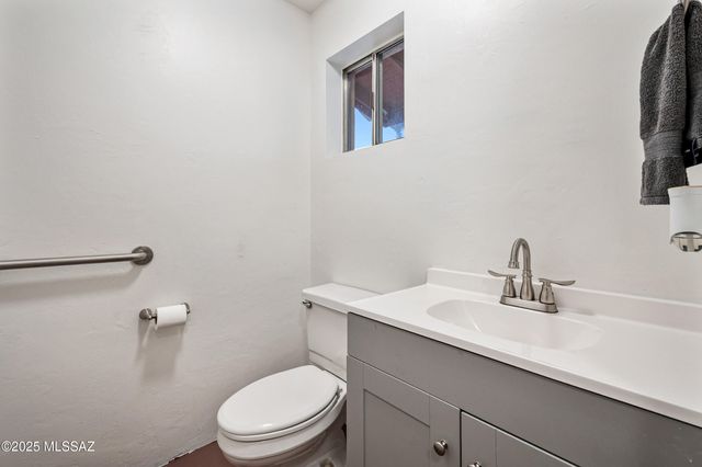 6021 S Arrowhead Lane, Tucson, AZ 85746