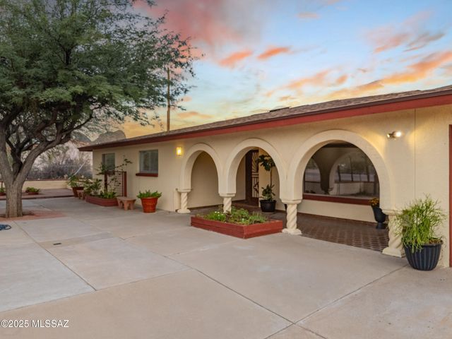 6021 S Arrowhead Lane, Tucson, AZ 85746